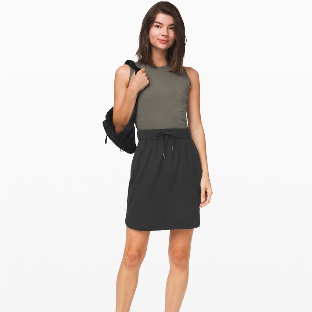 NWT Lululemon Black On The Fly Skirt